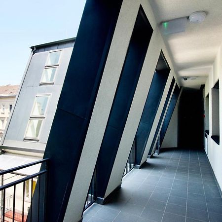 בודפשט Premium Apartment By Hi5 - Penthouse Studio + Rooftop מראה חיצוני תמונה