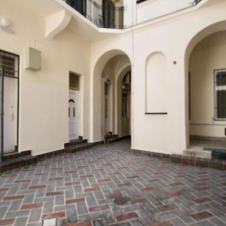 בודפשט Premium Apartment By Hi5 - Penthouse Studio + Rooftop מראה חיצוני תמונה